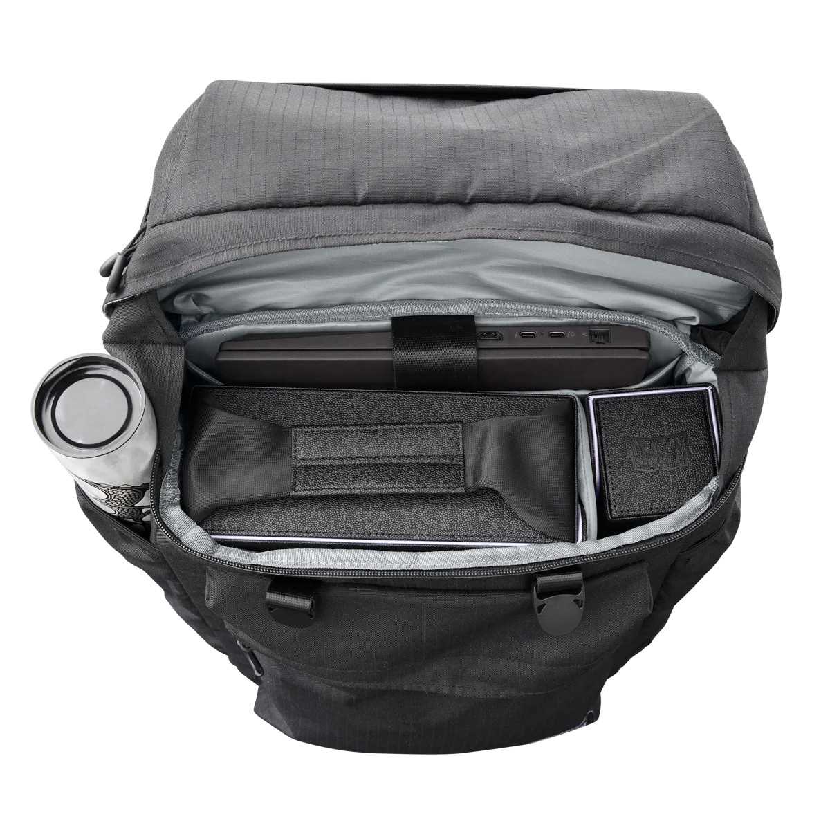 Dragon Shield Dragon Pack - Black & Grey